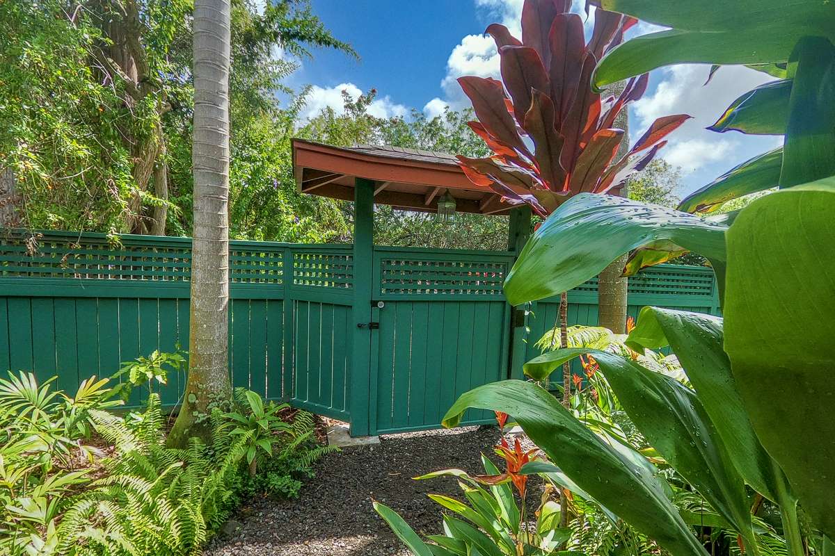 Naalehu, HI 96772,94-6506 AHI RD