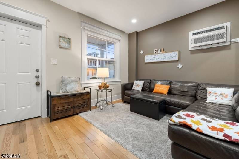 Phillipsburg Town, NJ 08865,286- 288 Bates St