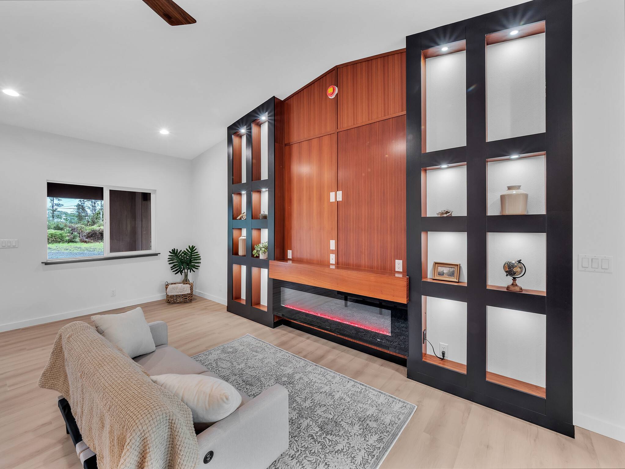 Mountain View, HI 96771,16-1878 MOHO RD