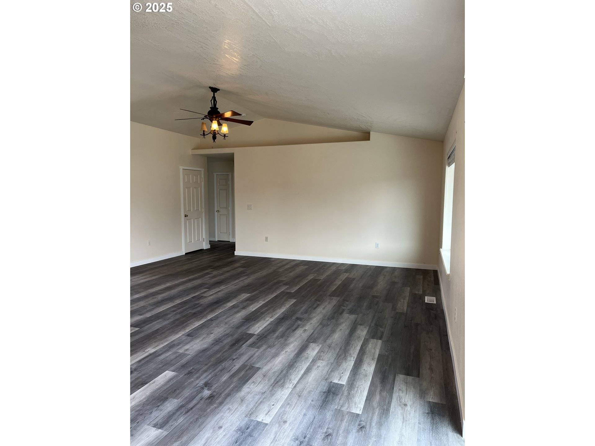 Hermiston, OR 97838,1382 SW RIVERHILL DR