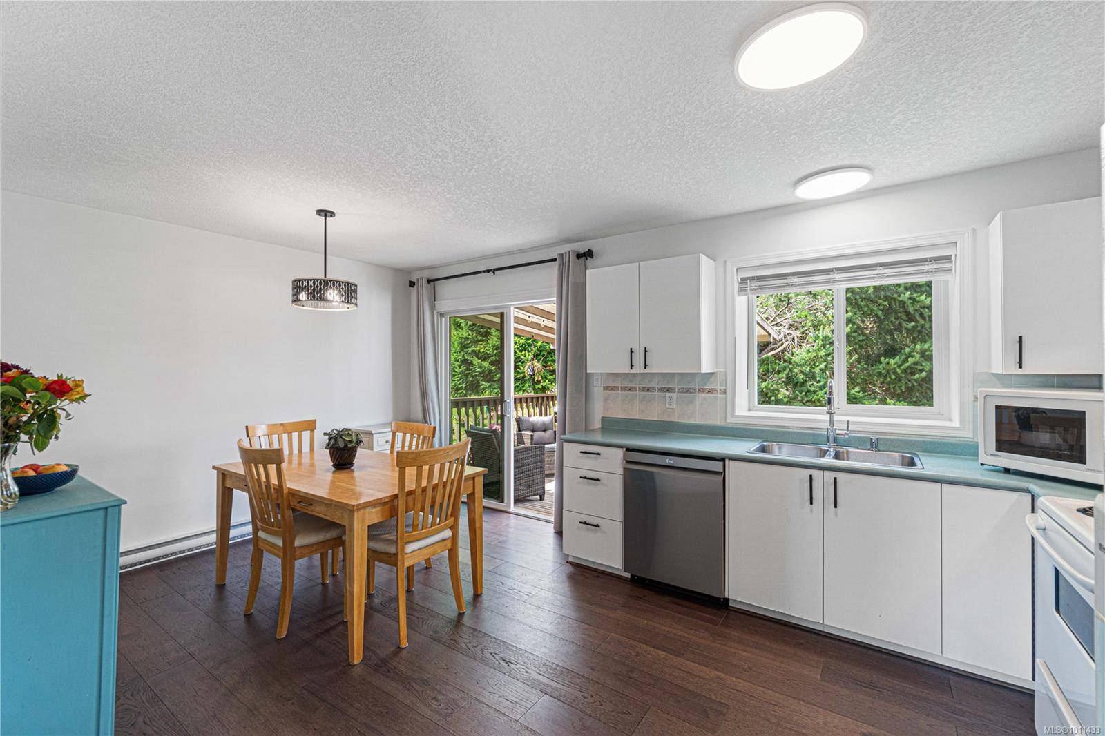 Nanaimo, BC V9R 3S8,673 Howard Ave