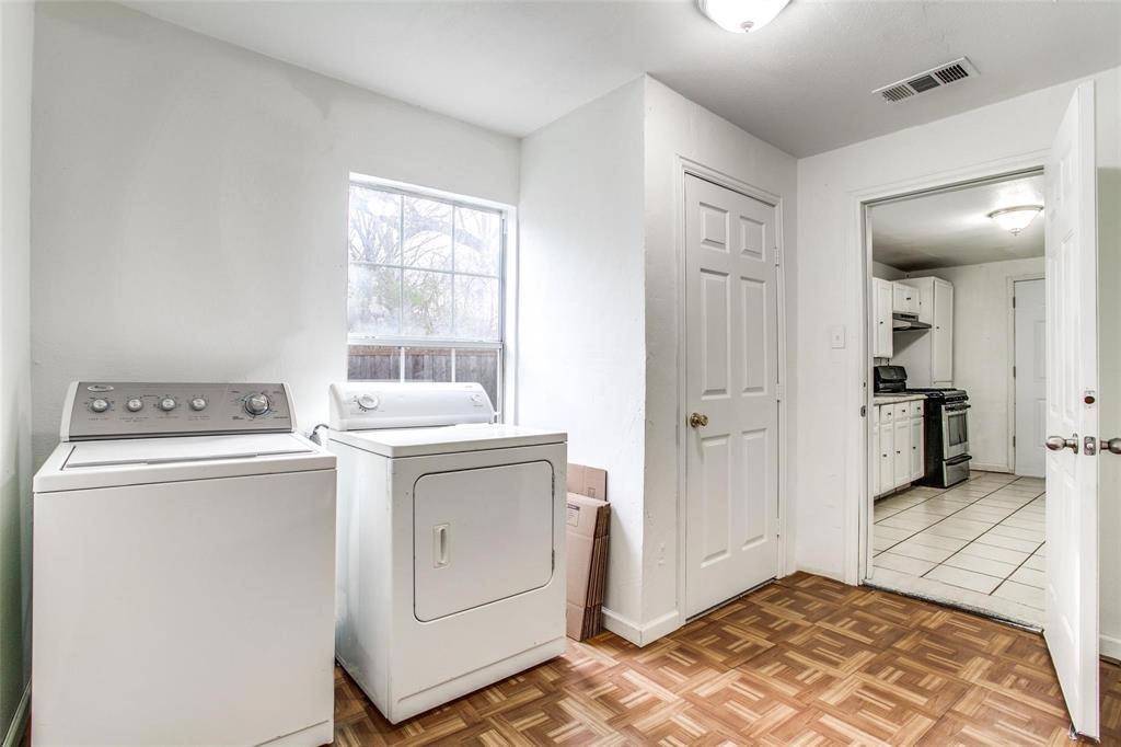 Dallas, TX 75212,2402 N Winnetka Avenue