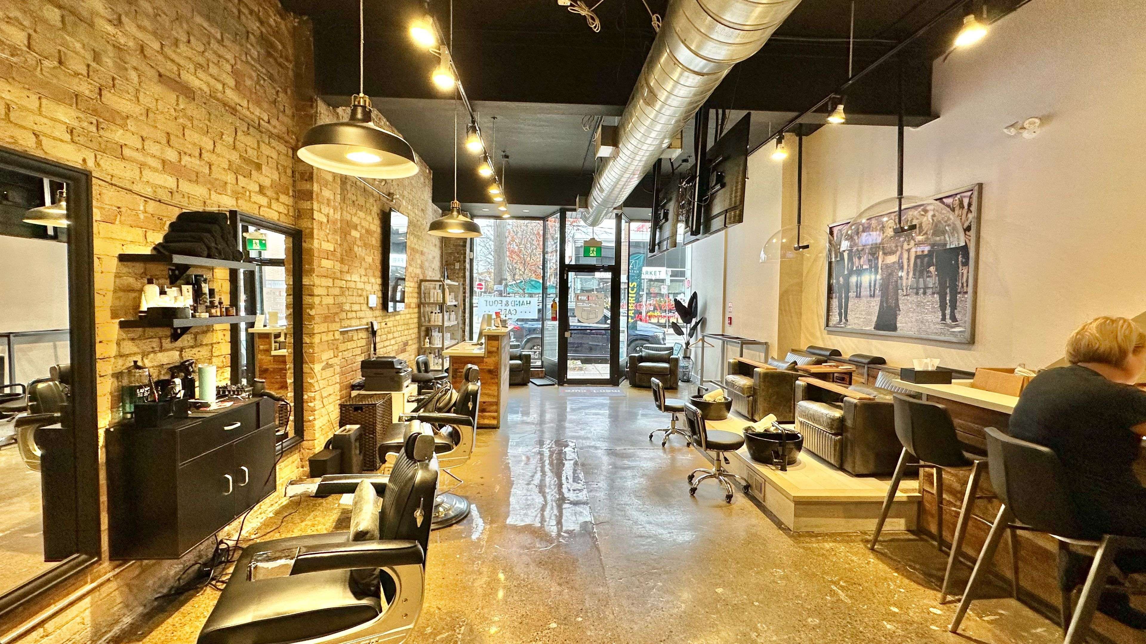 Toronto C01, ON M6J 1E6,685 Queen ST W #Main #2