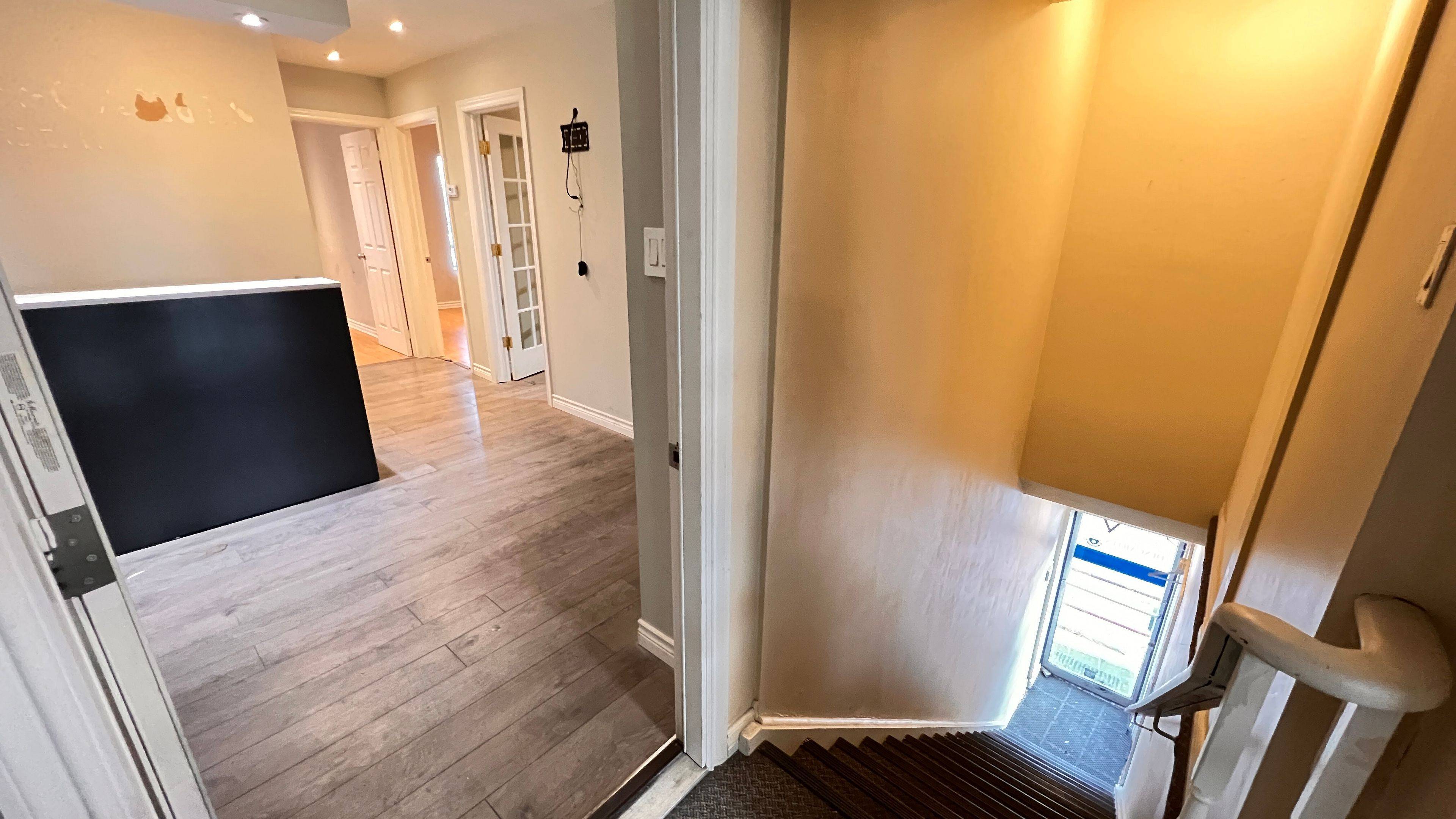 Toronto C07, ON M2M 3W5,6024 Yonge ST #2nd B