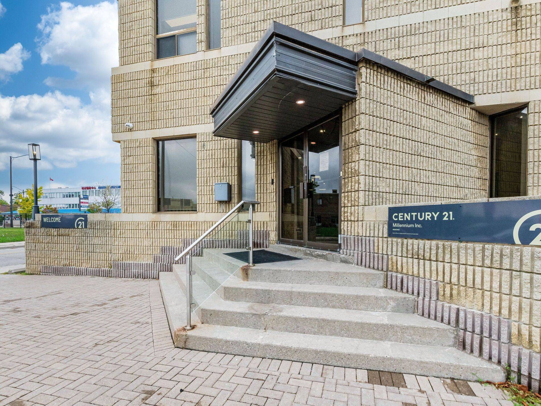 Brampton, ON L6W 2B3,181 Queen ST E