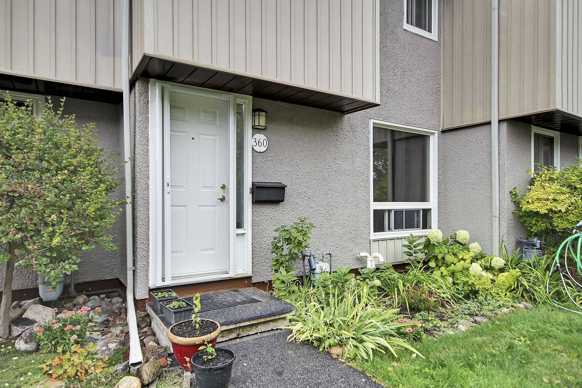 Tanglewood - Grenfell Glen - Pineglen, ON K2G 3W9,360 Woodfield DR