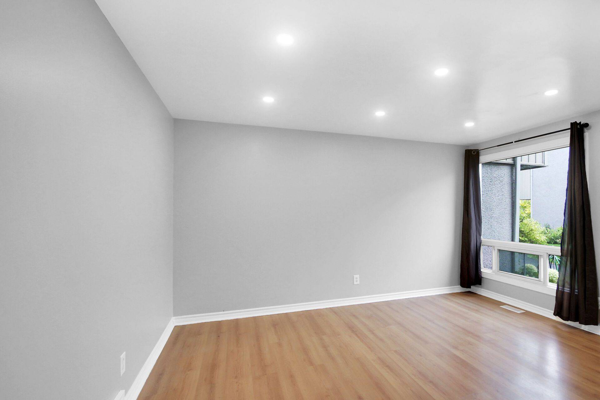 Tanglewood - Grenfell Glen - Pineglen, ON K2G 3W9,360 Woodfield DR