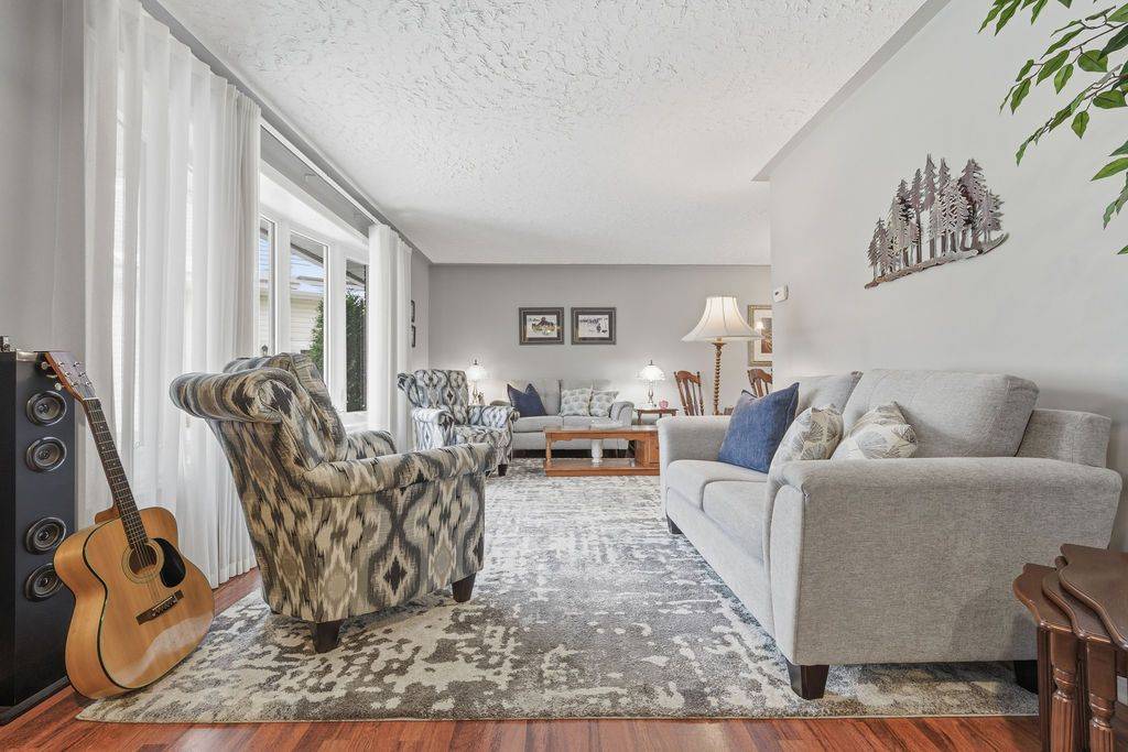 Deep River, ON K0J 1P0,15 Tamarack ST