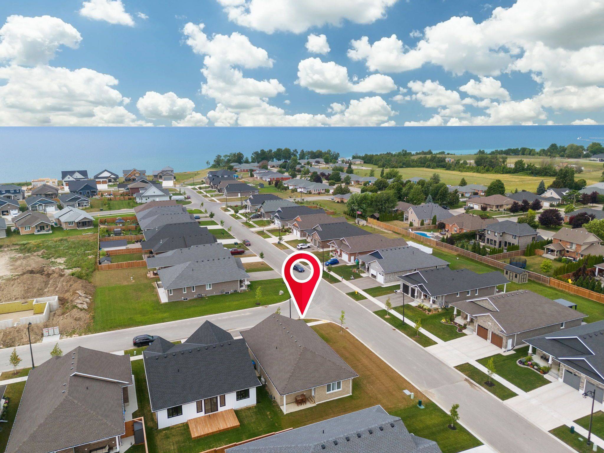 Goderich, ON N7A 0C7,451 Woodridge DR