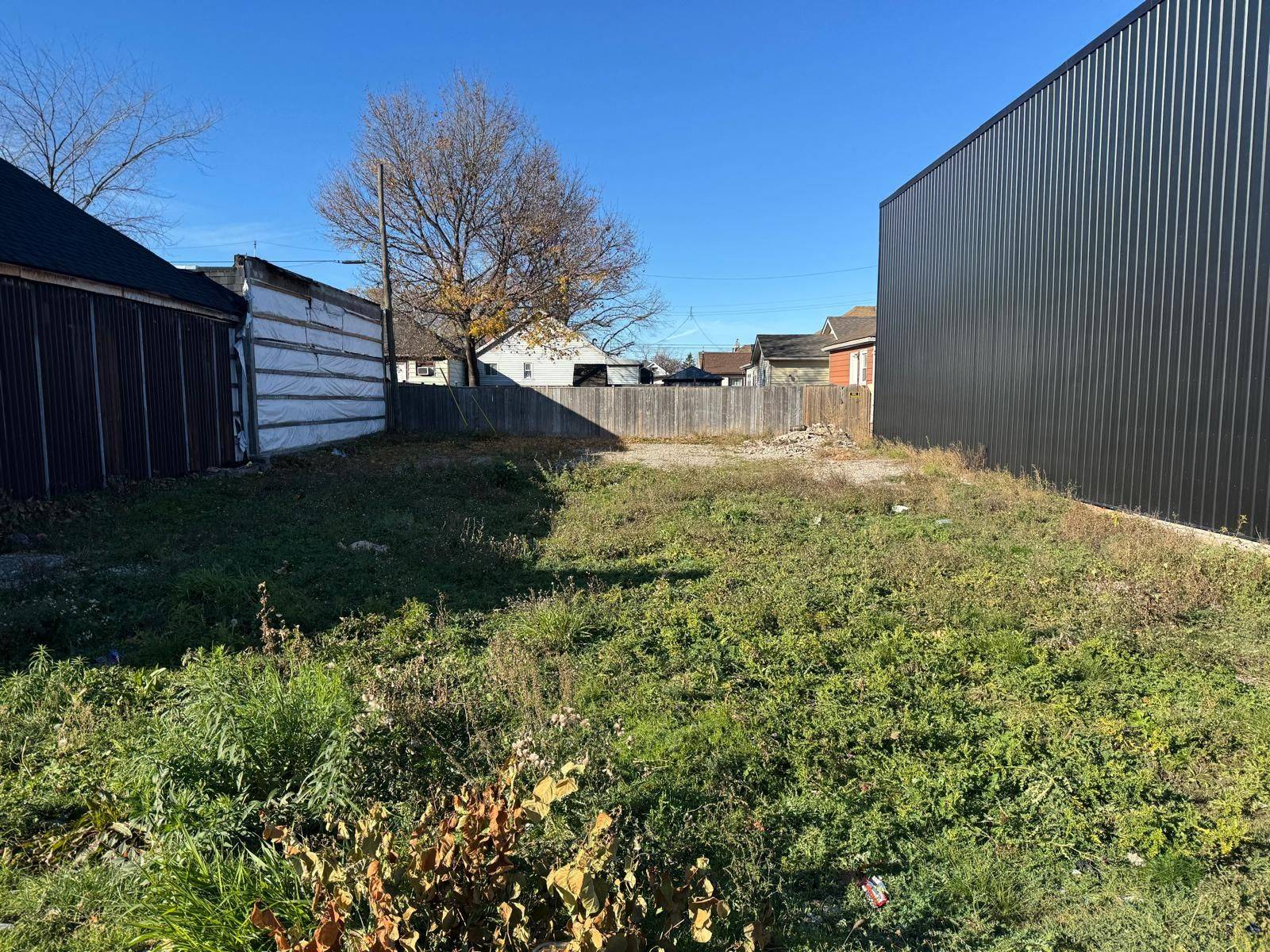 Hamilton, ON L8H 4S3,221-223 Kenilworth AVE N