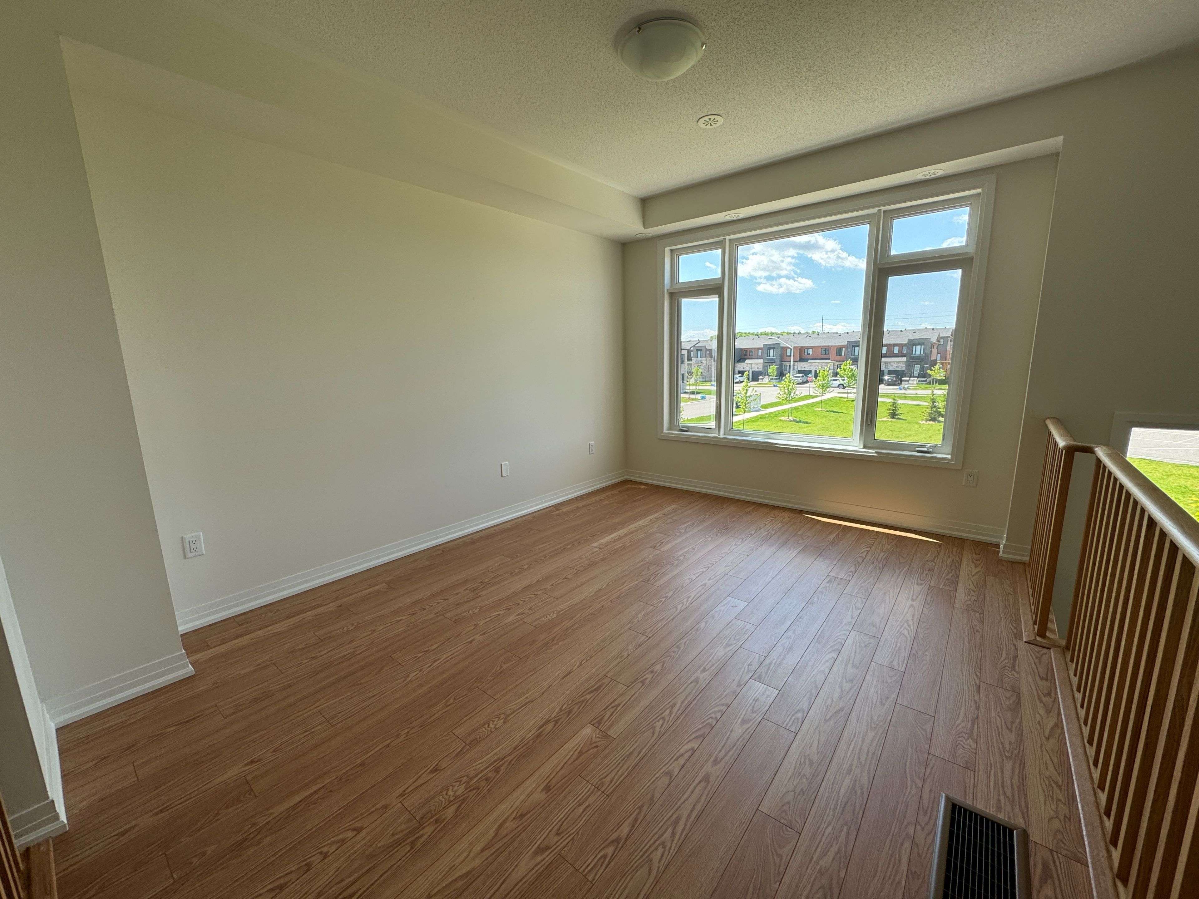 Barrie, ON L9J 0M7,5 Cherry Hill LN