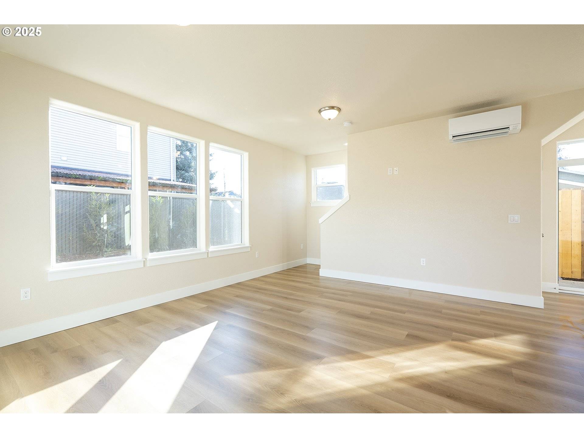 Gladstone, OR 97027,115 E JERSEY ST