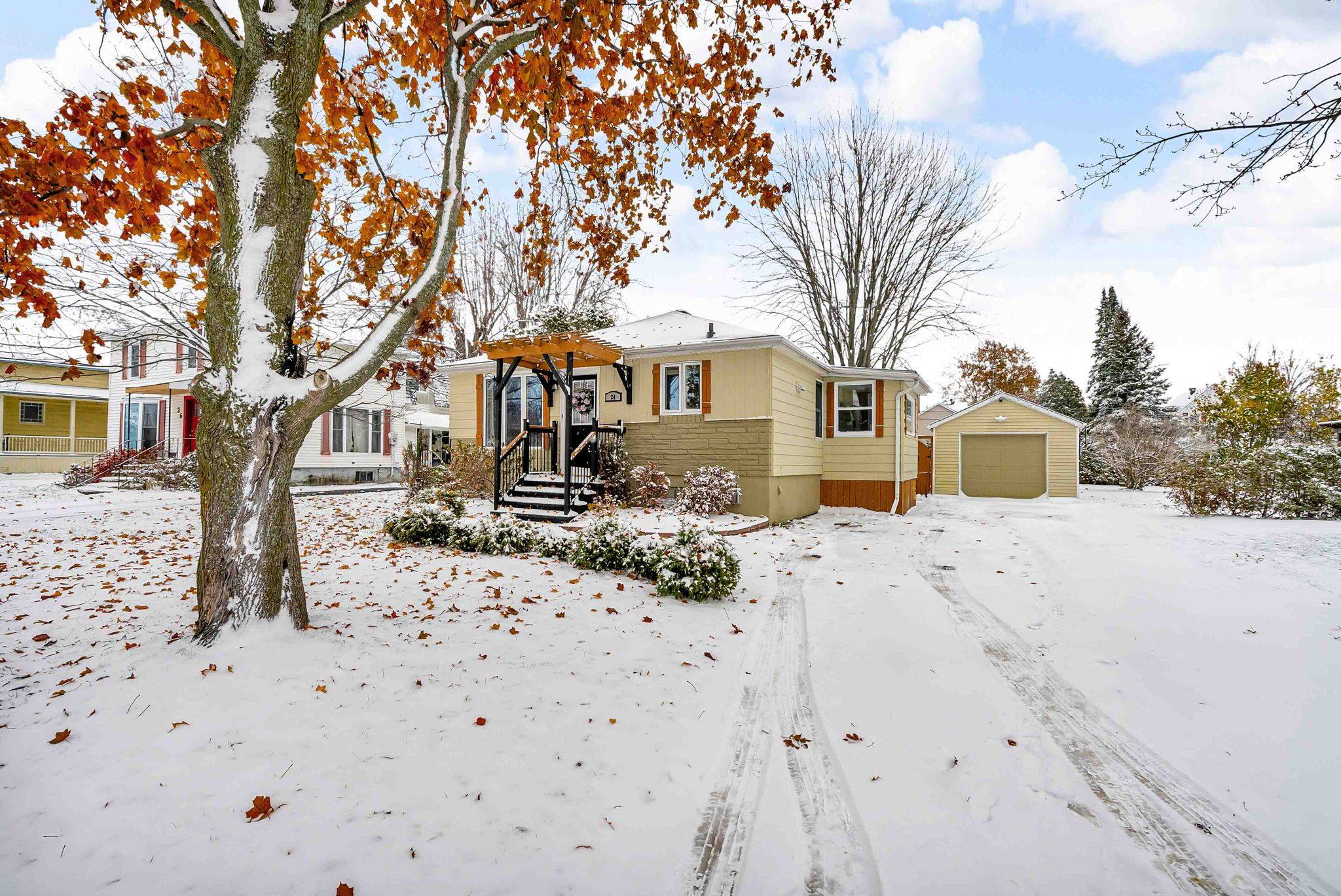 South Stormont, ON K0C 1P0,24 Bethune AVE