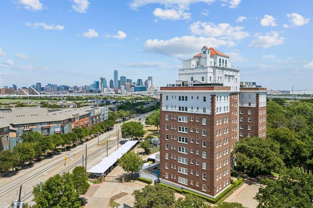 Dallas, TX 75203,329 E Colorado Boulevard #305