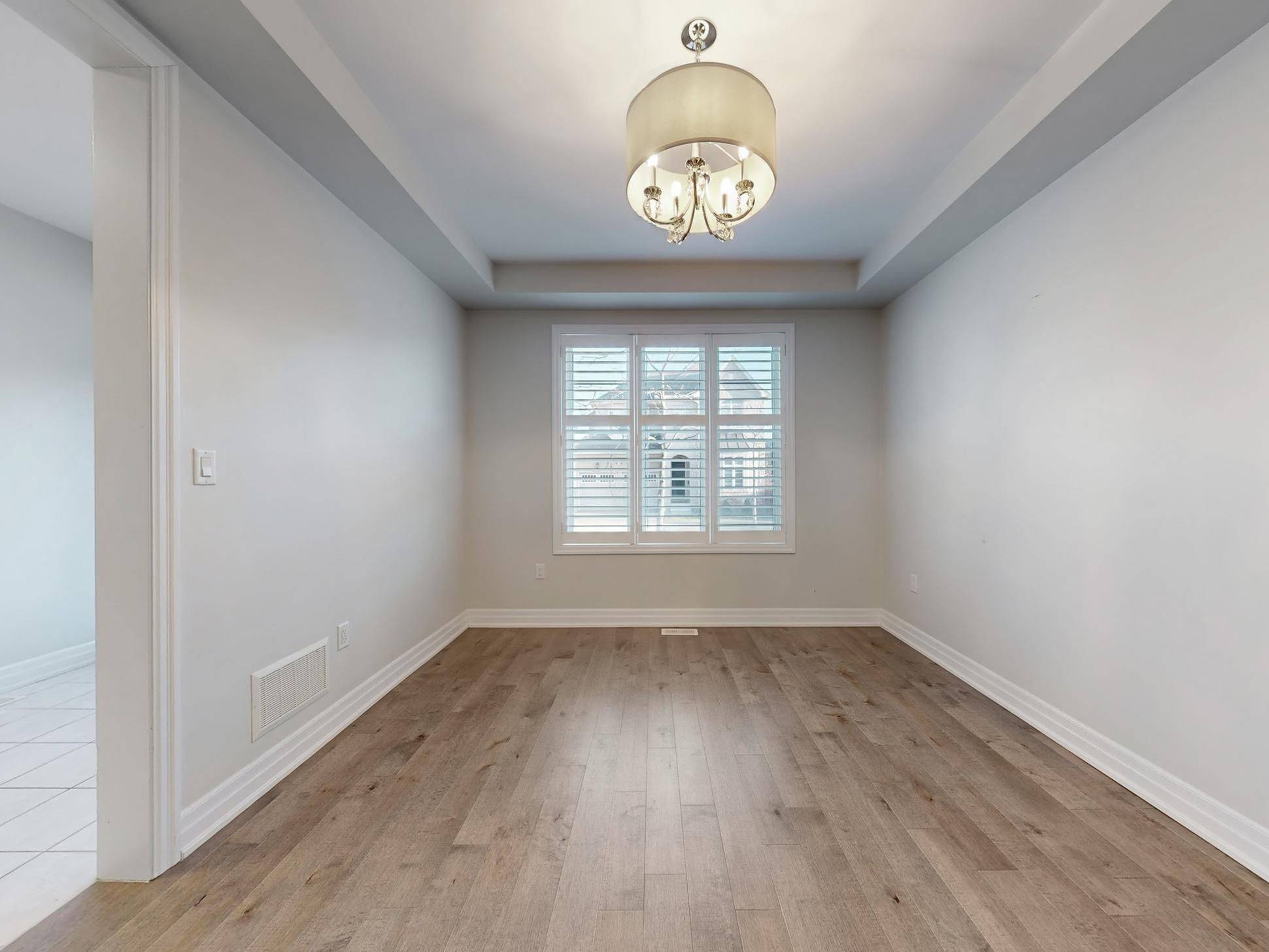 Oakville, ON L6M 4M1,140 Magnolia CRES