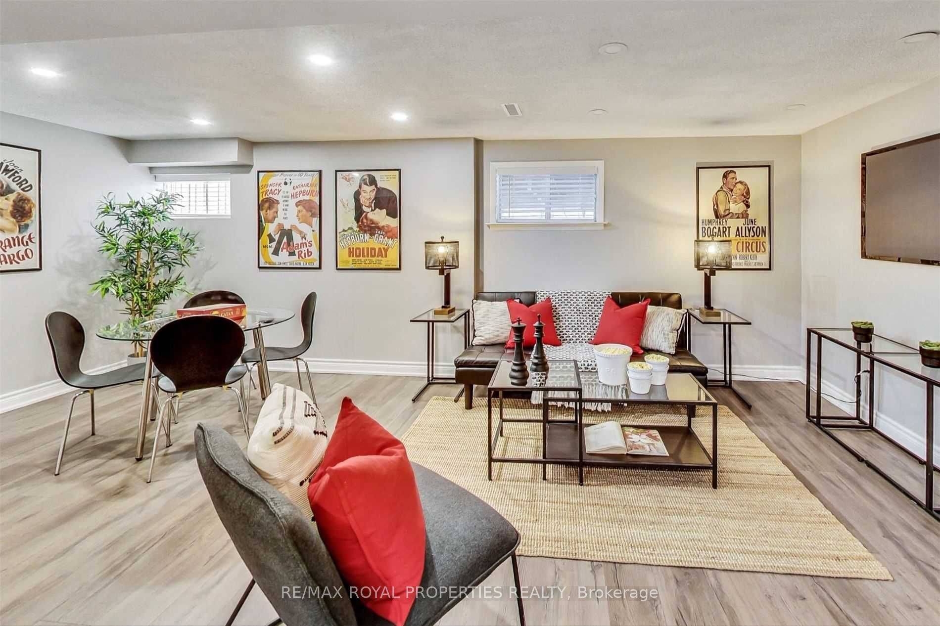 Whitby, ON L1N 1C9,911 Greenwood CRES #BSMT