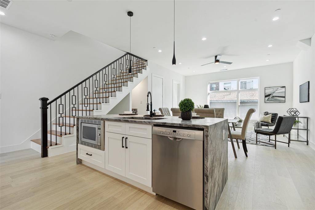 Dallas, TX 75208,426 Melba Street #104