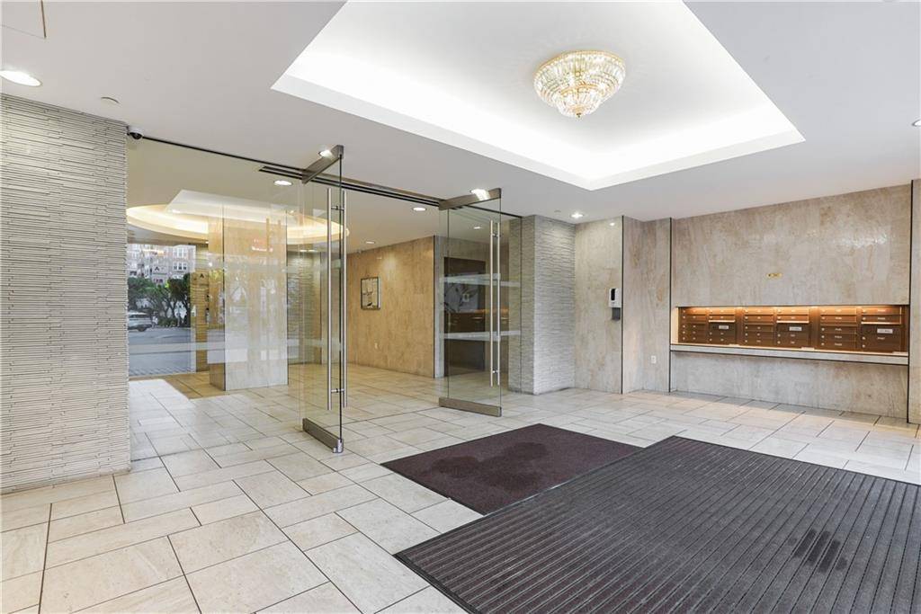 Brooklyn, NY 11235,50 Oceana DR West #10F