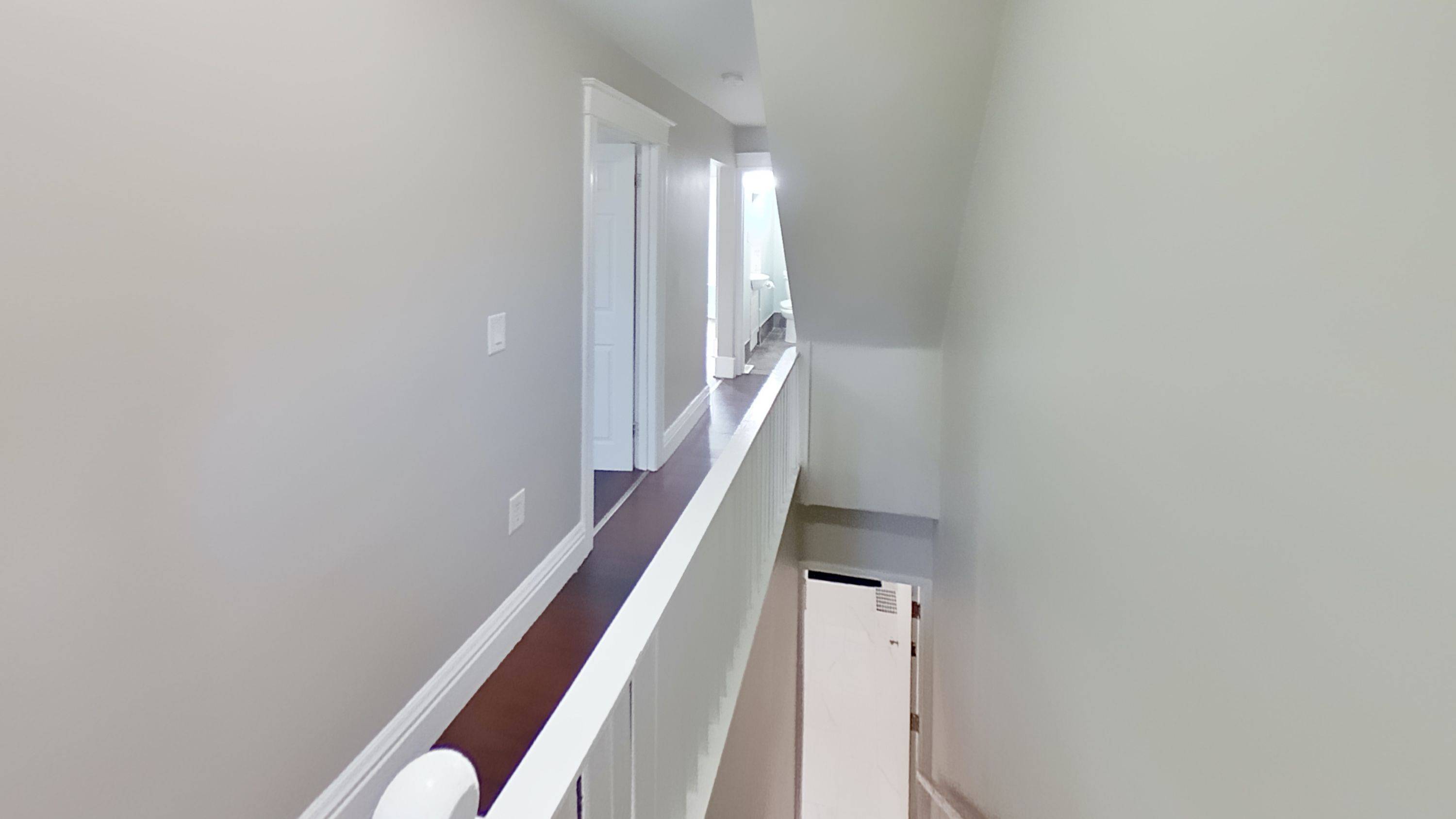 Hamilton, ON L8L 7P4,104 Rosslyn AVE N #2