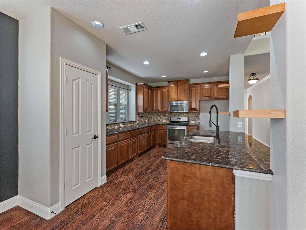 Burleson, TX 76028,952 Tara Drive