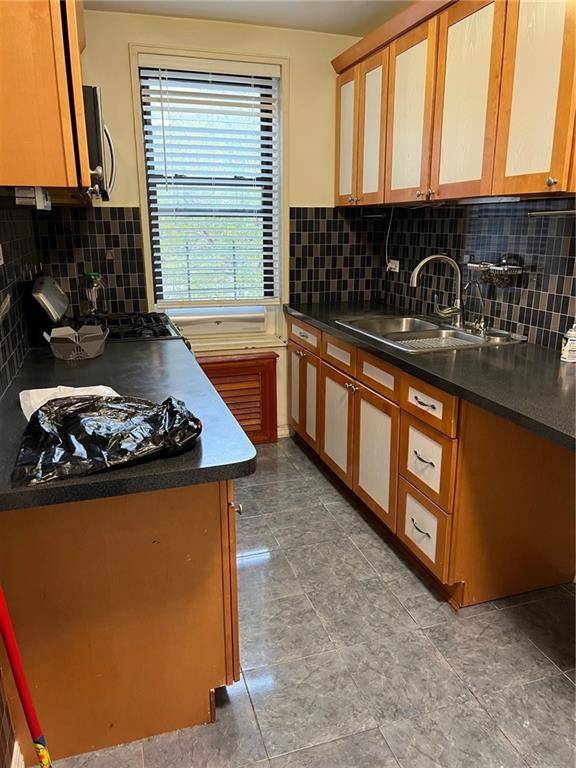 Brooklyn, NY 11235,3021 Avenue Z #2L