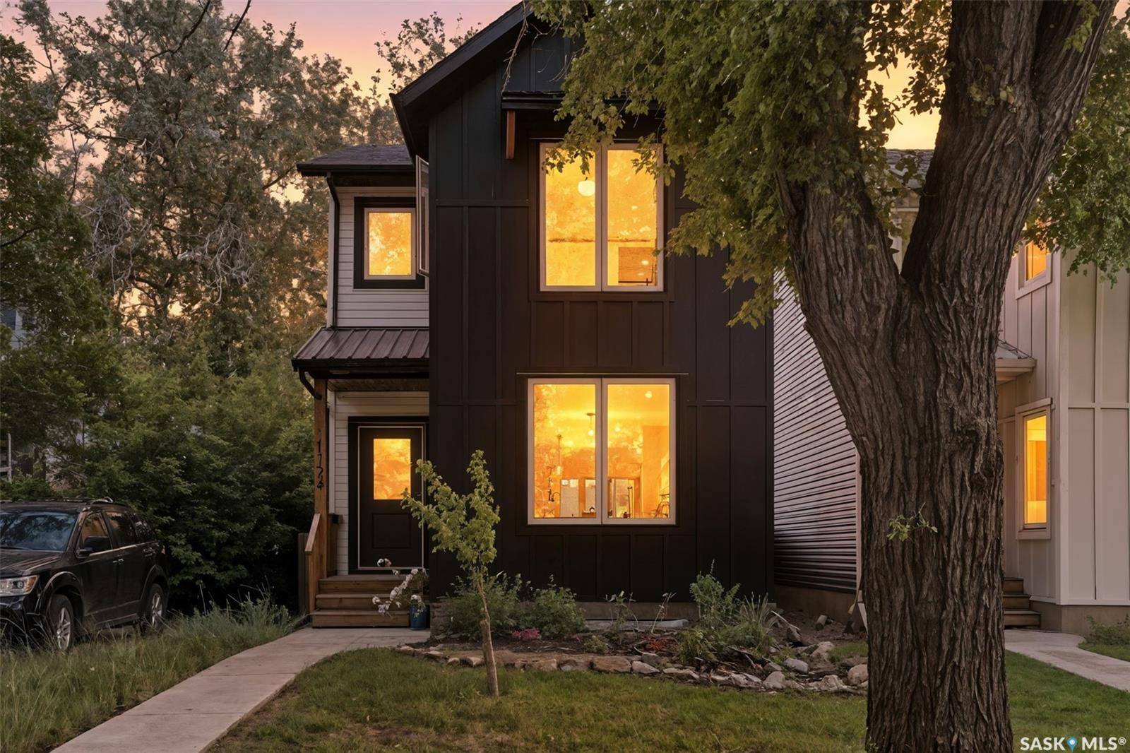 Saskatoon, SK S7H 0N4,1124 9th STREET E