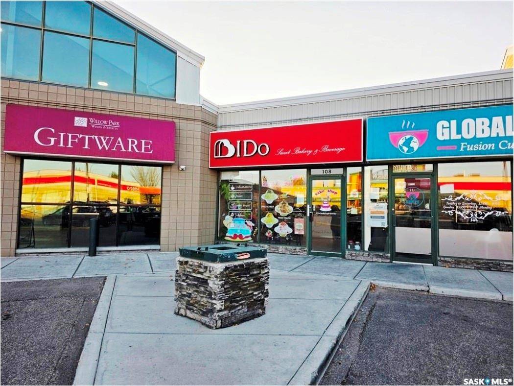 Saskatoon, SK S7H 0W2,3120 8th STREET E #108