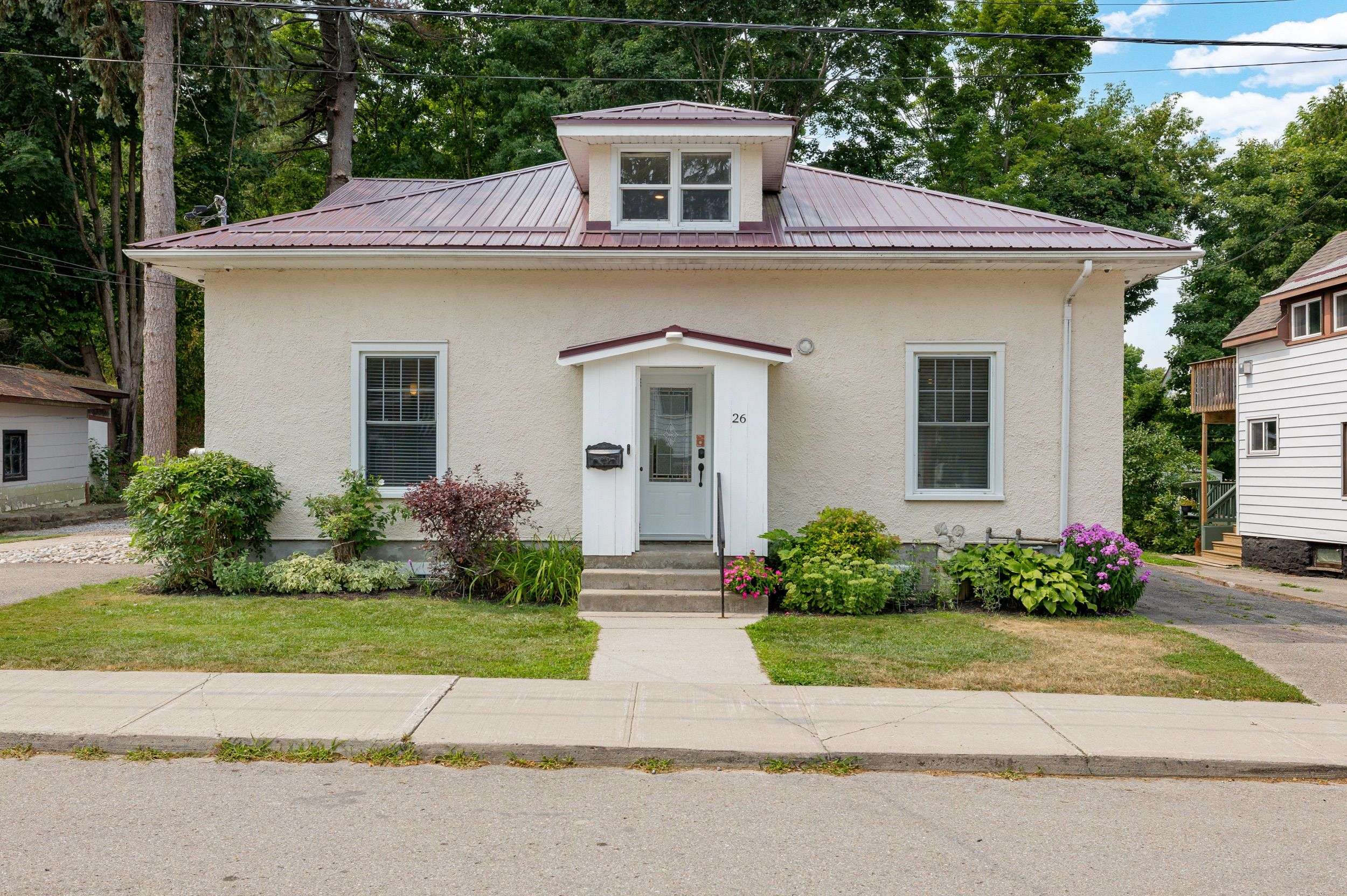 Brockville, ON K6V 5N3,26 McCready ST