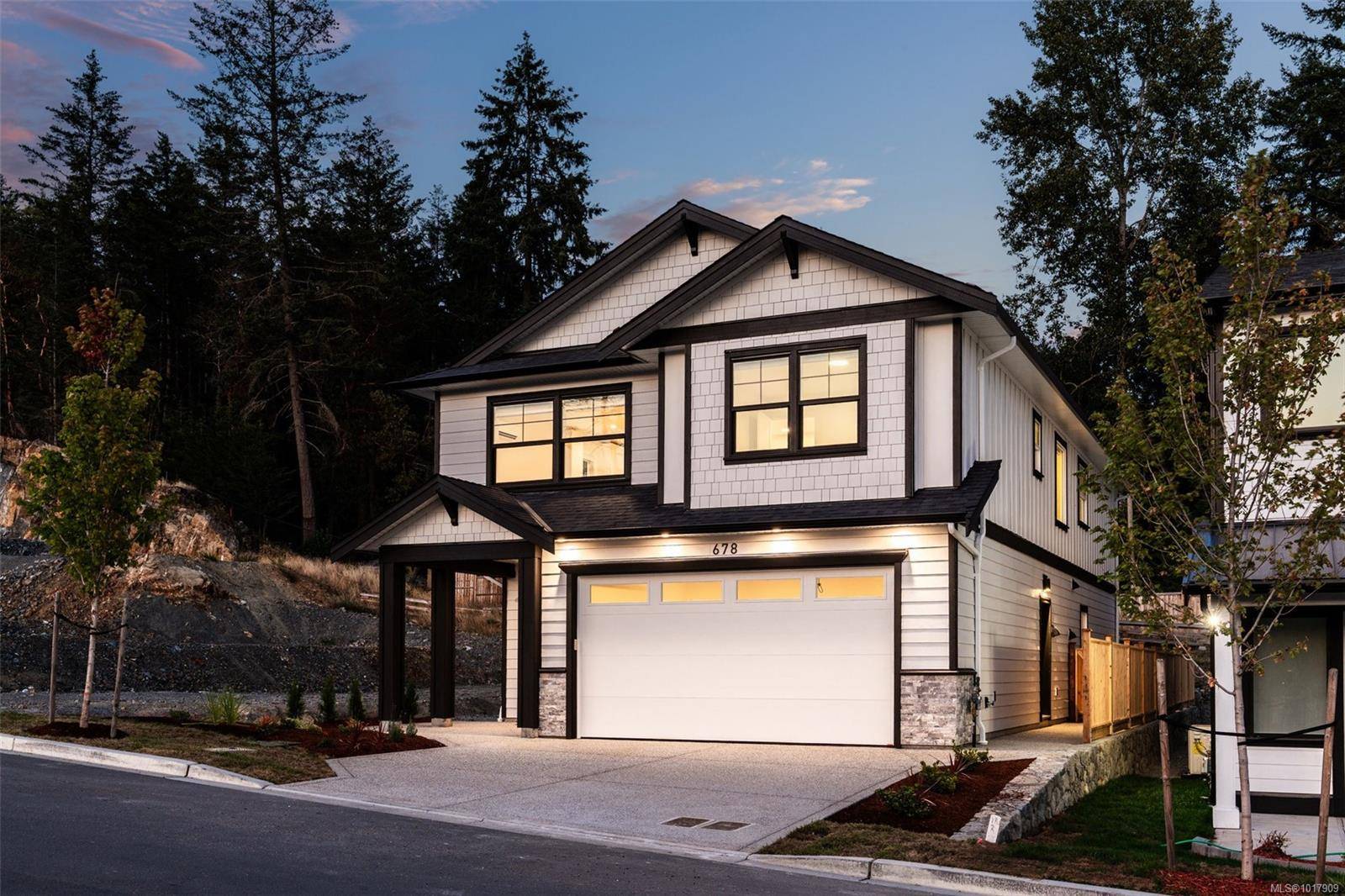 Langford, BC V9B 6C6,678 Madrona Pl