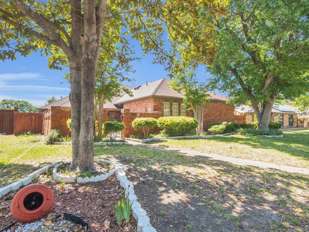 Dallas, TX 75243,10211 Shadow Way