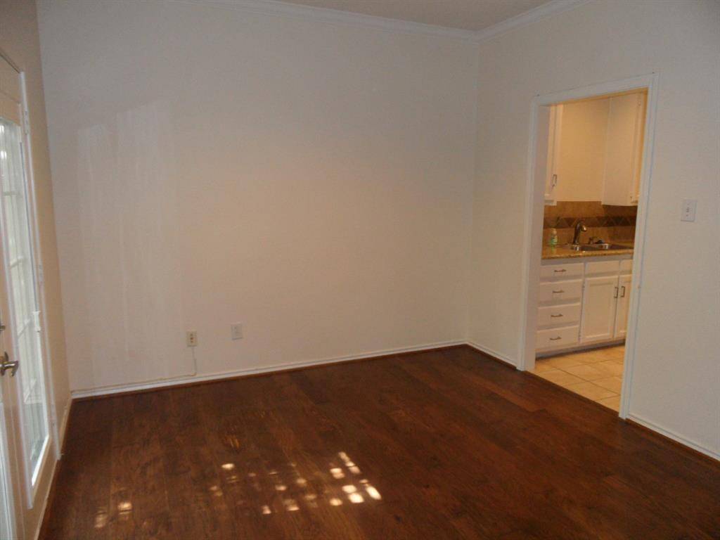 Dallas, TX 75252,5747 Remington Park Square