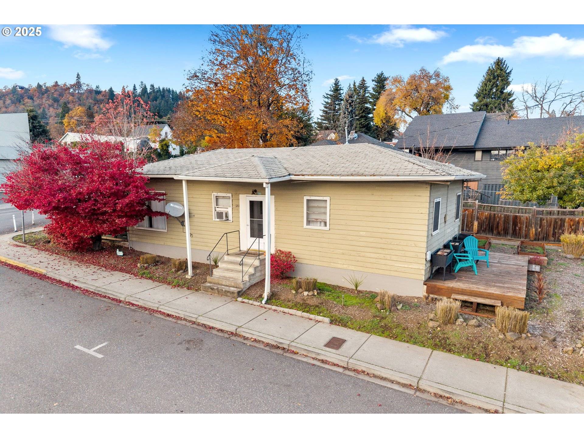 White Salmon, WA 98672,320 NE TOHOMISH ST