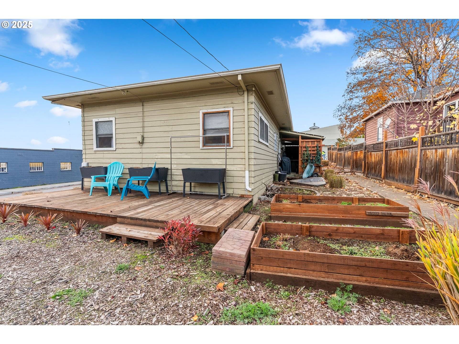 White Salmon, WA 98672,320 NE TOHOMISH ST