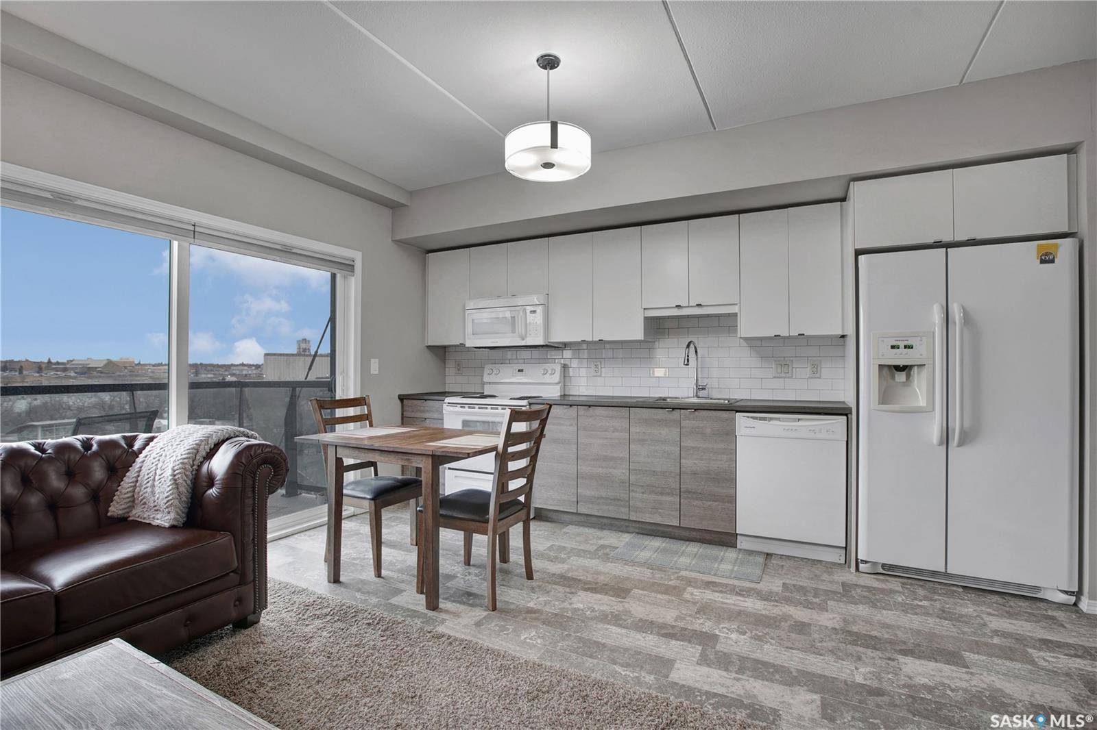 Saskatoon, SK S7K 2M7,550 4th AVENUE N #708