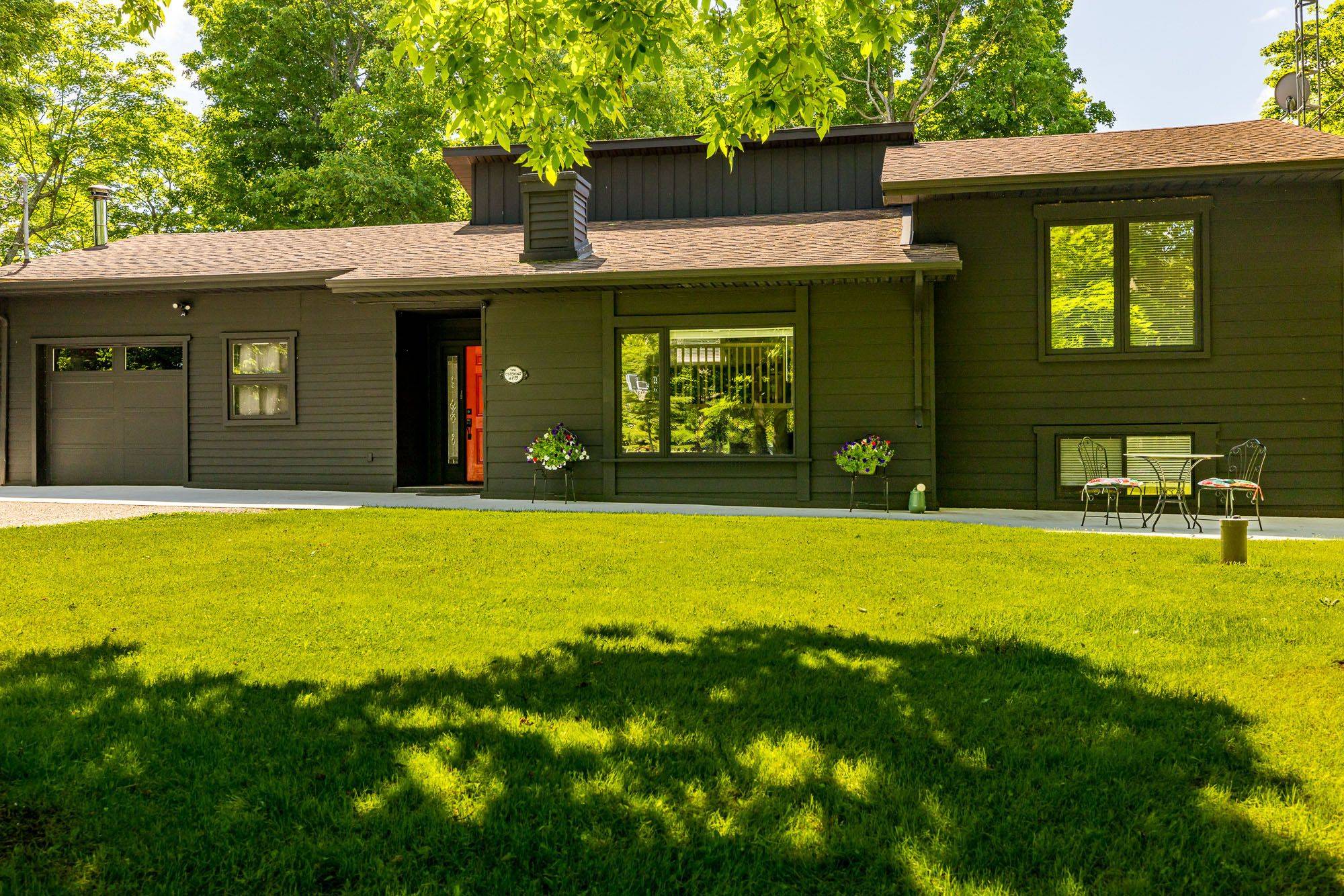 Montague, ON K7A 4S6,6779 Roger Stevens DR