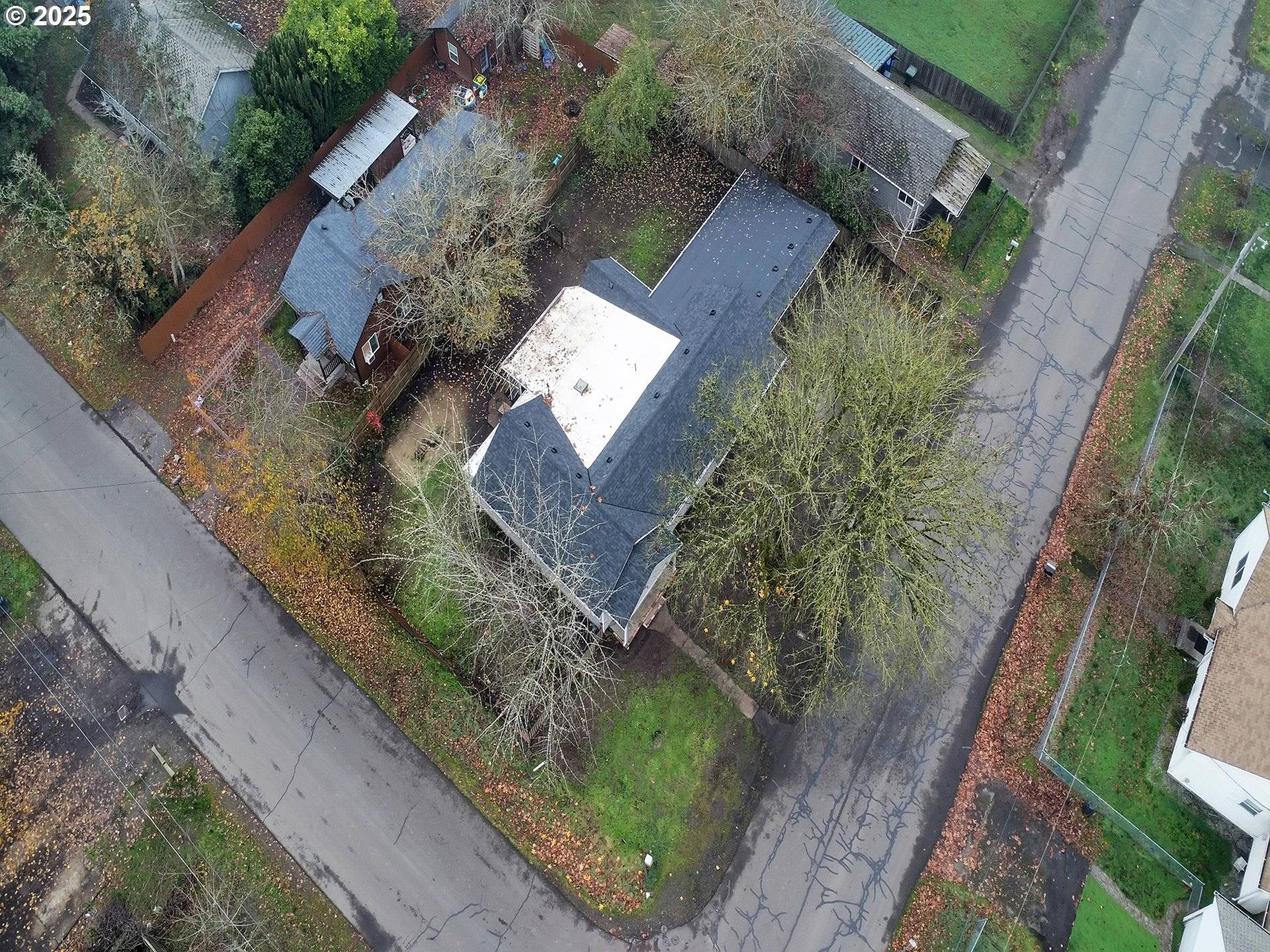 Jefferson, OR 97352,184 GREENWOOD DR