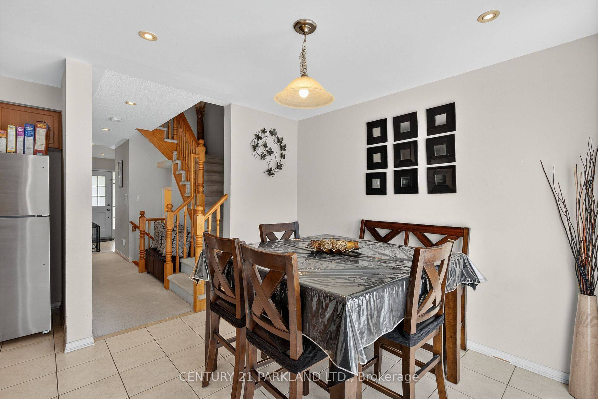 Markham, ON L6B 1K9,136 Gas Lamp LN