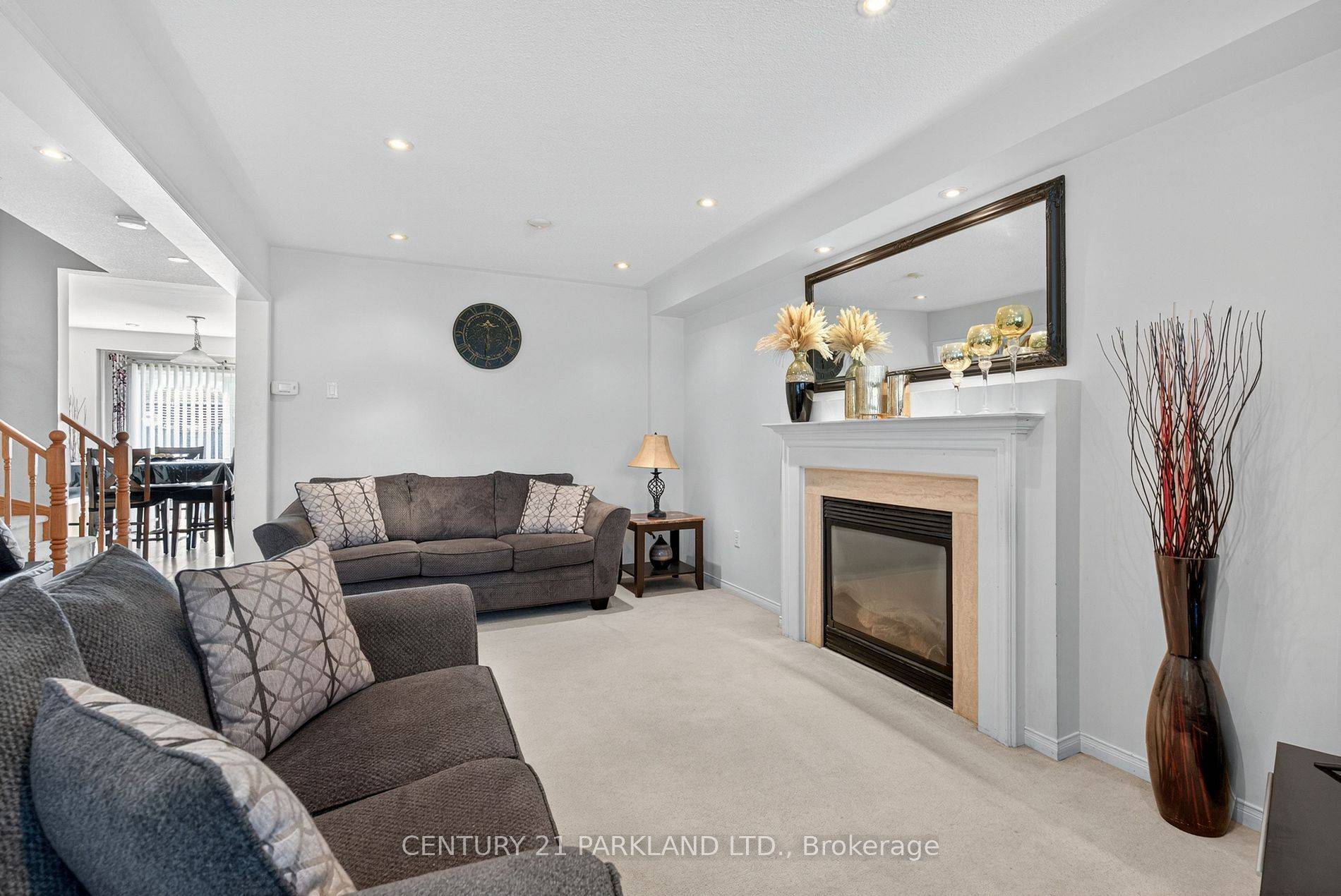 Markham, ON L6B 1K9,136 Gas Lamp LN