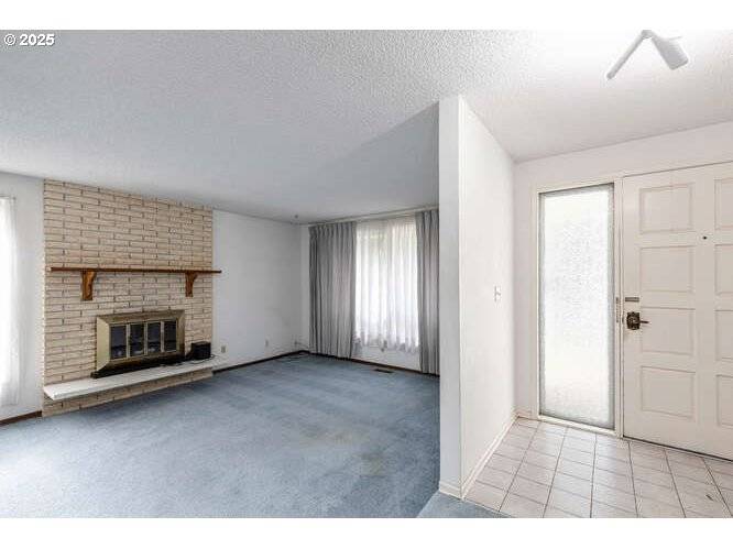 Gladstone, OR 97027,575 COLLINS CREST