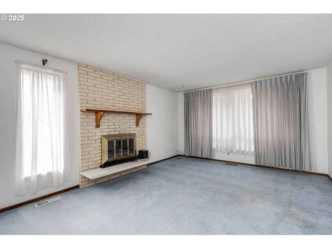 Gladstone, OR 97027,575 COLLINS CREST