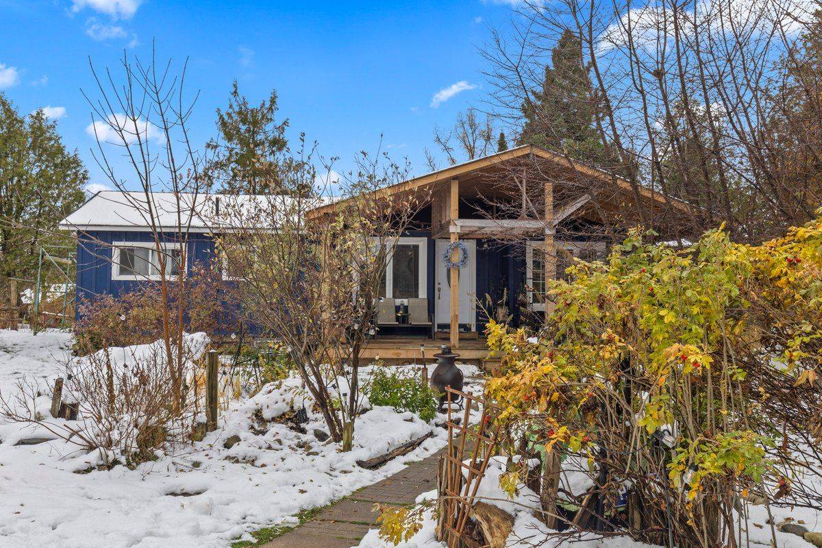 Southgate, ON N0C 1B0,180118 Grey Road 9 RD