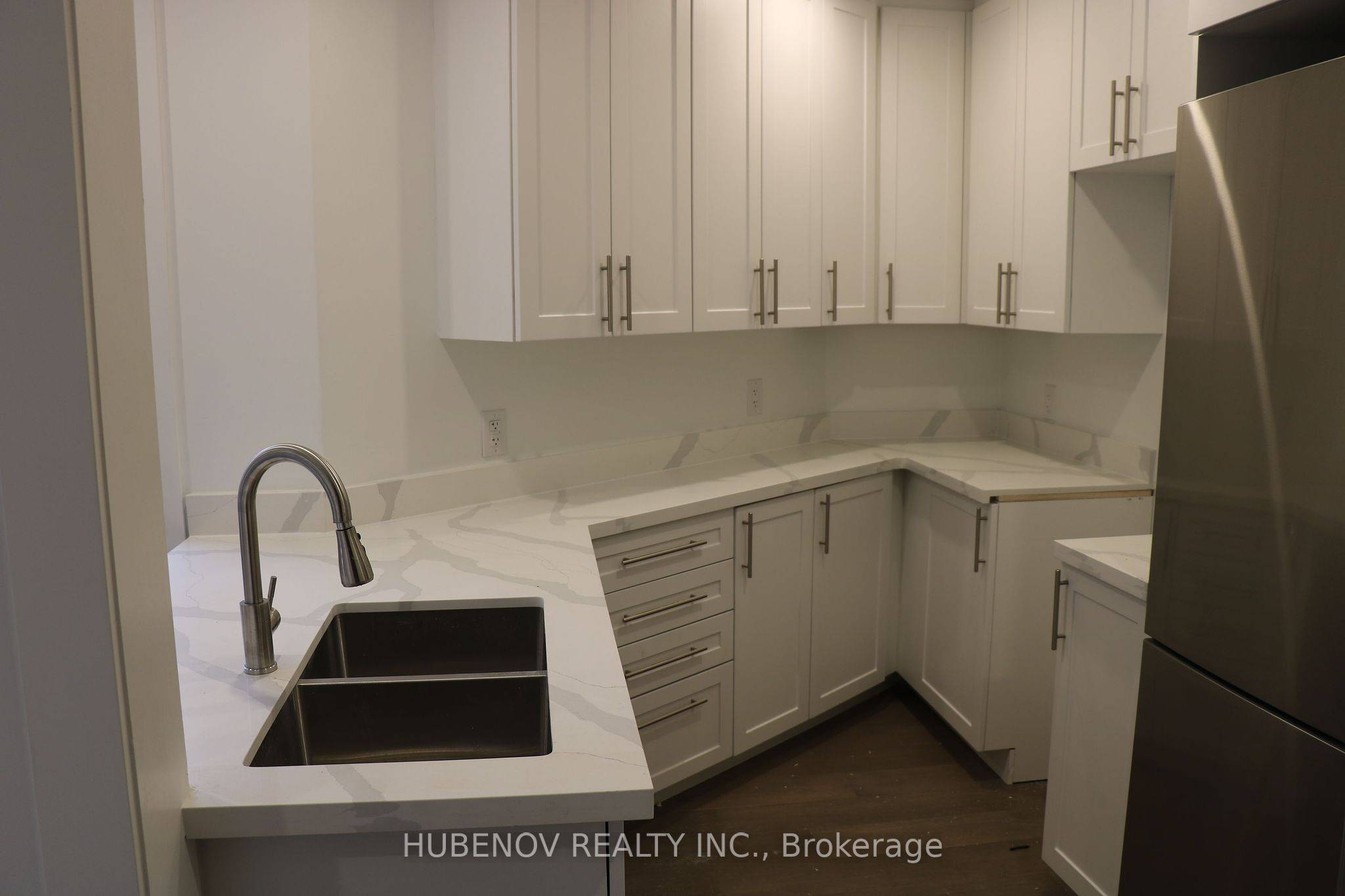 Toronto W03, ON M6H 3L8,1640 Dufferin ST