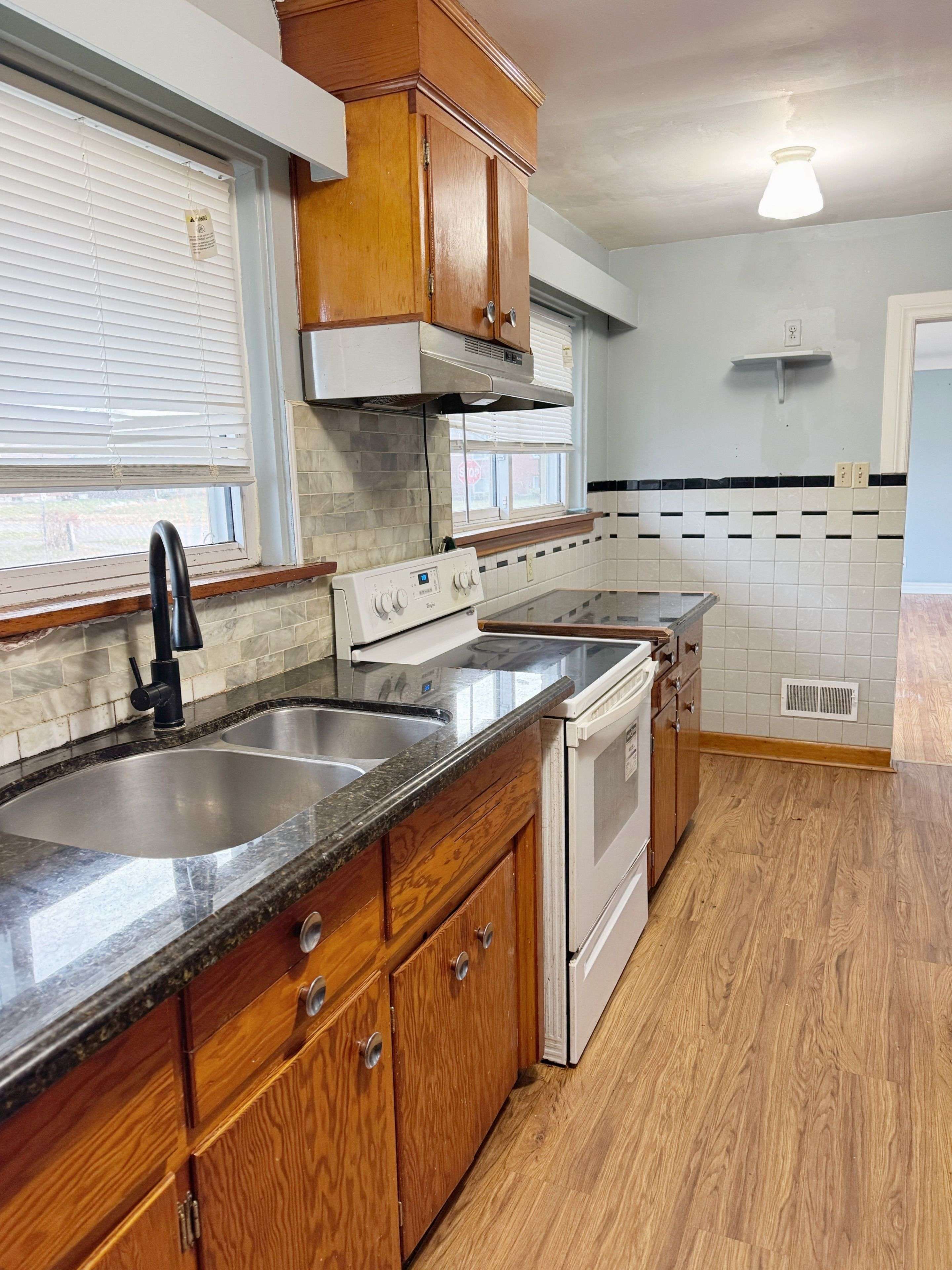 Niagara Falls, ON L2E 5H4,6427 Burdette DR