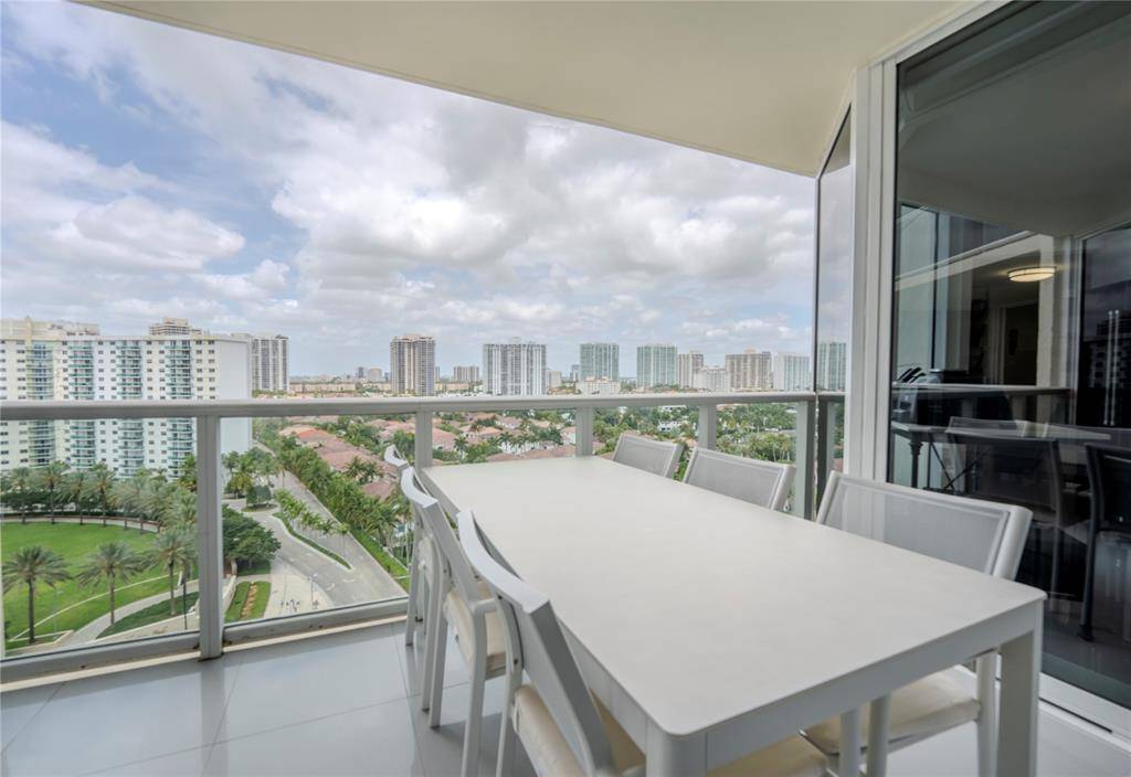 Sunny Isles Beach, FL 33160,19333 Collins AVE #1406