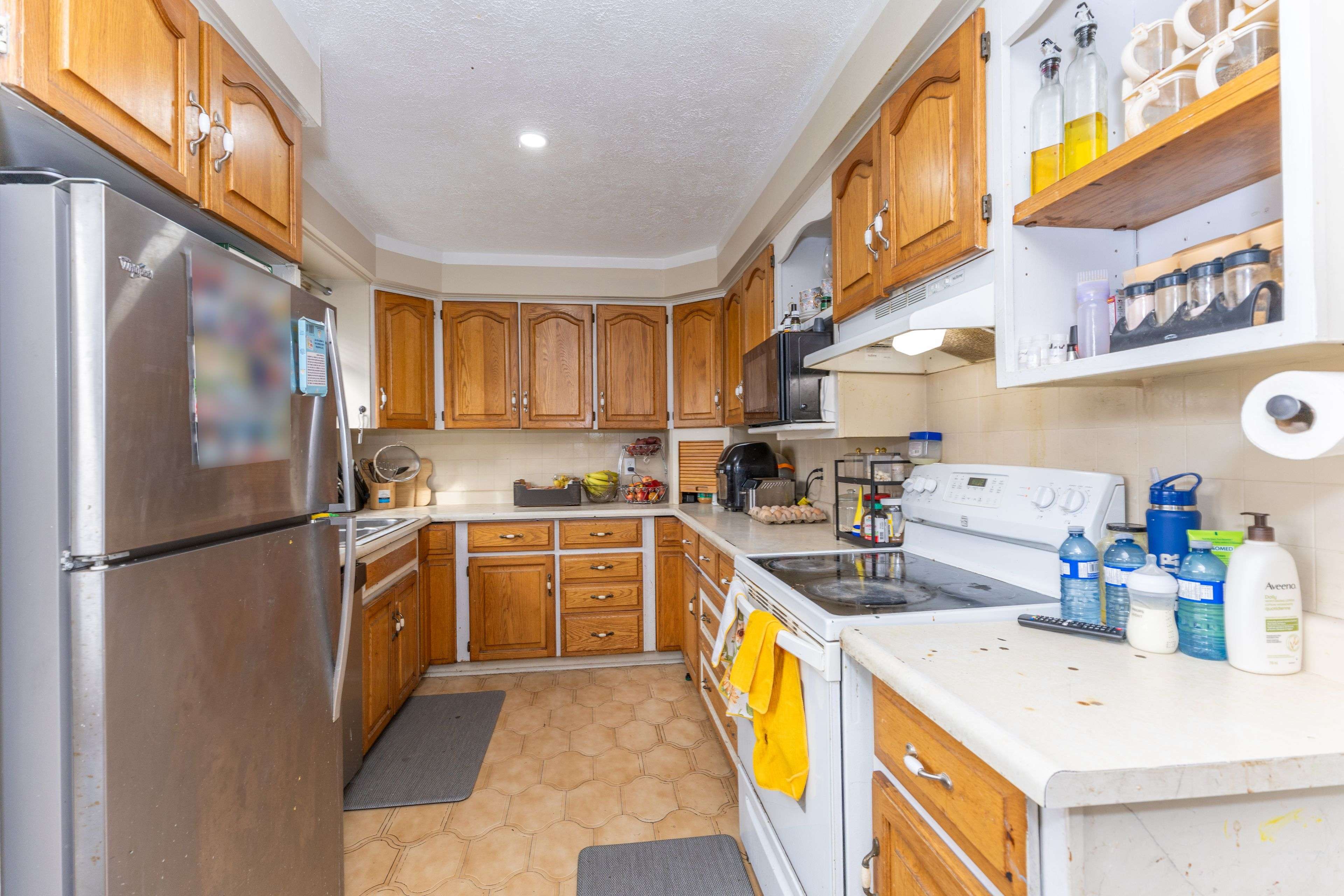 Mississauga, ON L4T 3H7,7610 Anaka DR