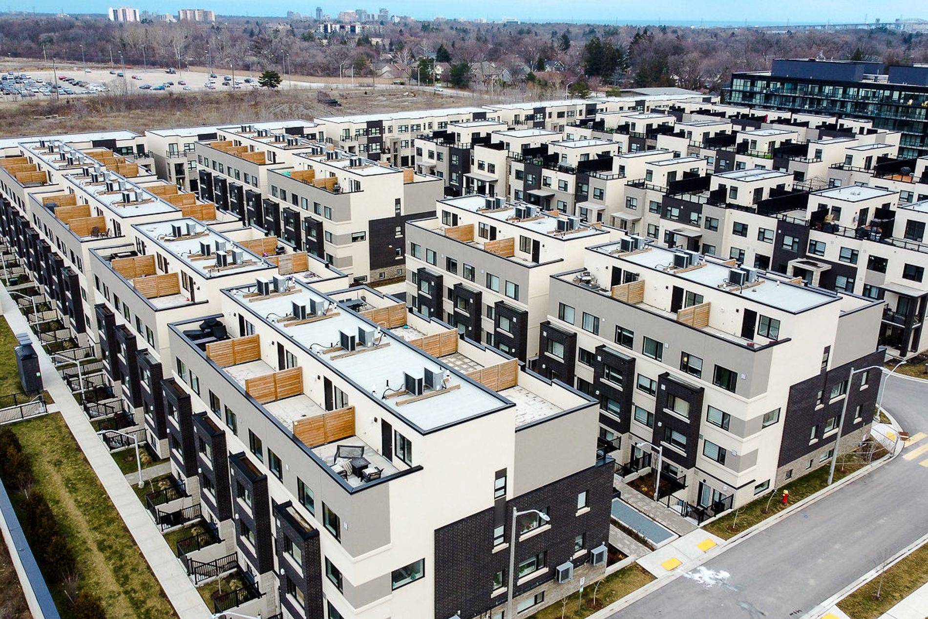 Burlington, ON L7T 0C3,1127 Cooke BLVD #510