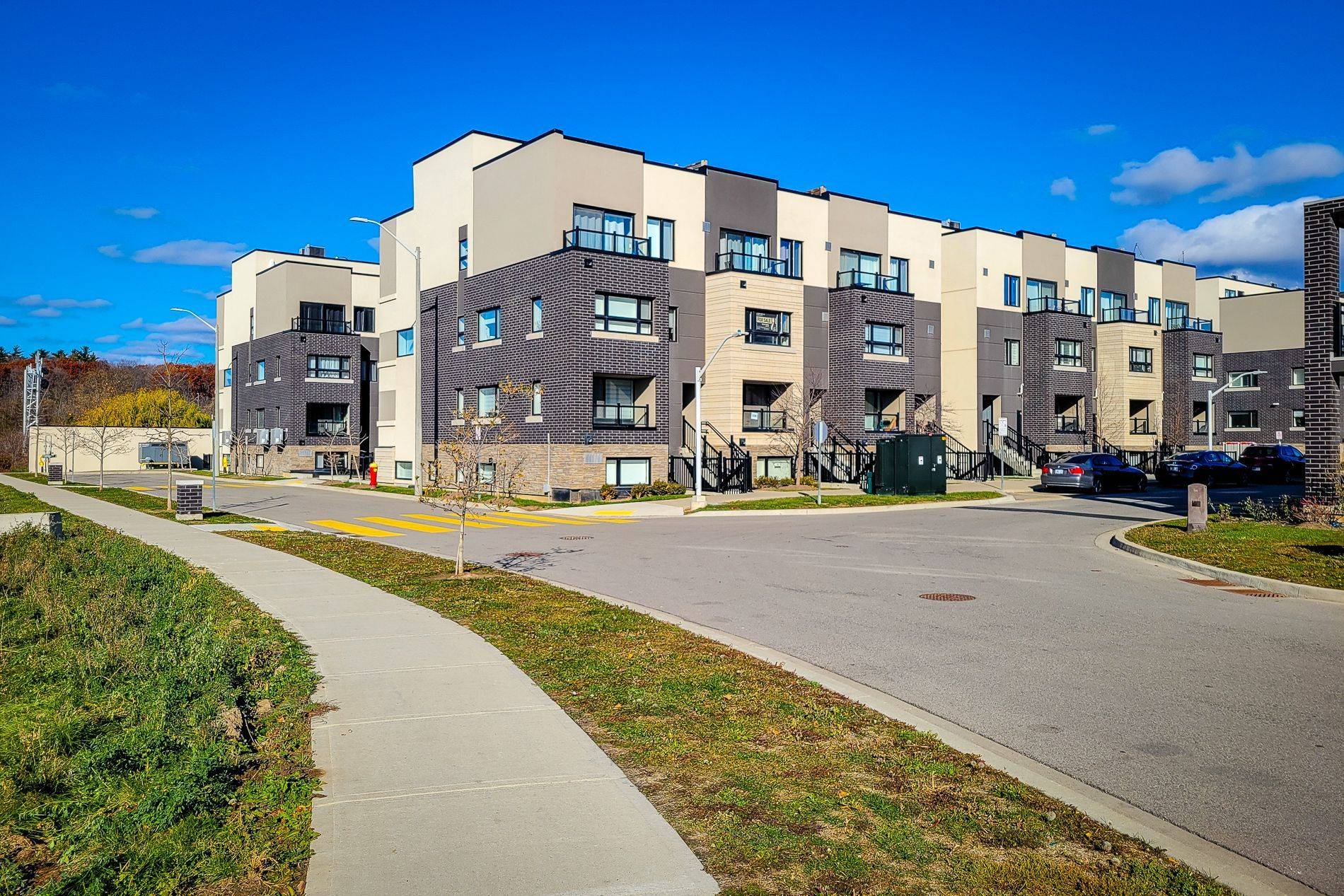 Burlington, ON L7T 0C3,1127 Cooke BLVD #510