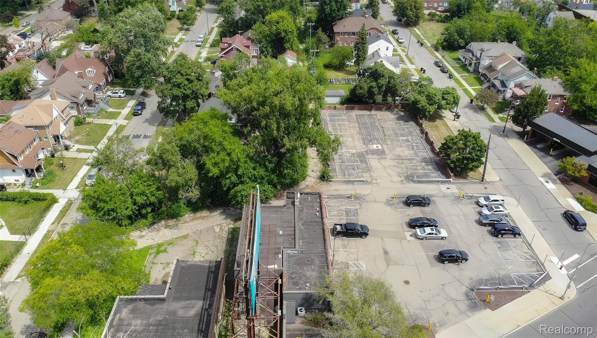 Detroit, MI 48203,18326 Woodward AVE