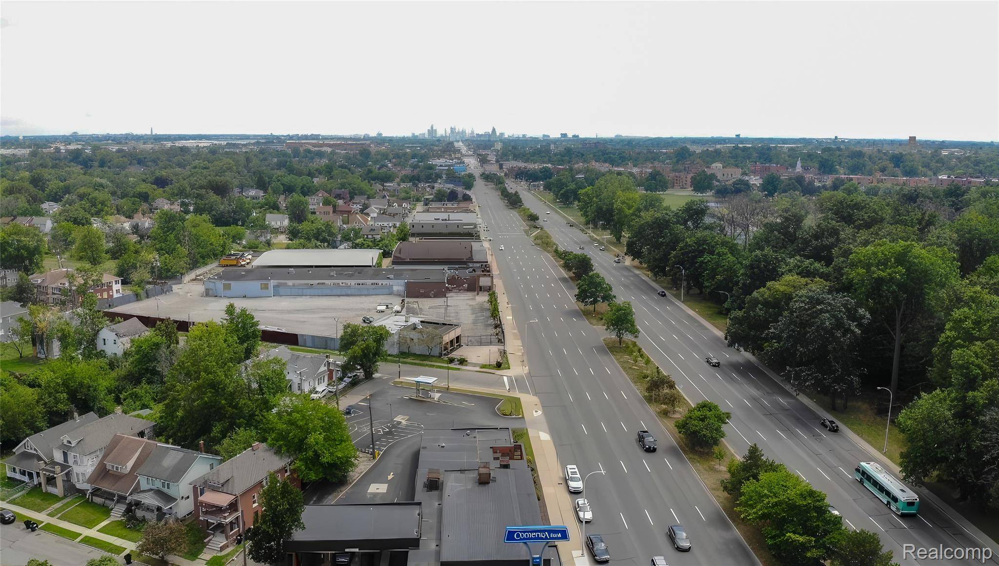 Detroit, MI 48203,18326 Woodward AVE