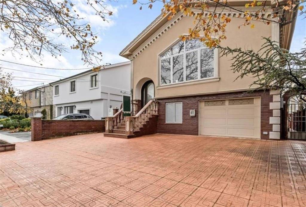 Brooklyn, NY 11234,16 Montana PL